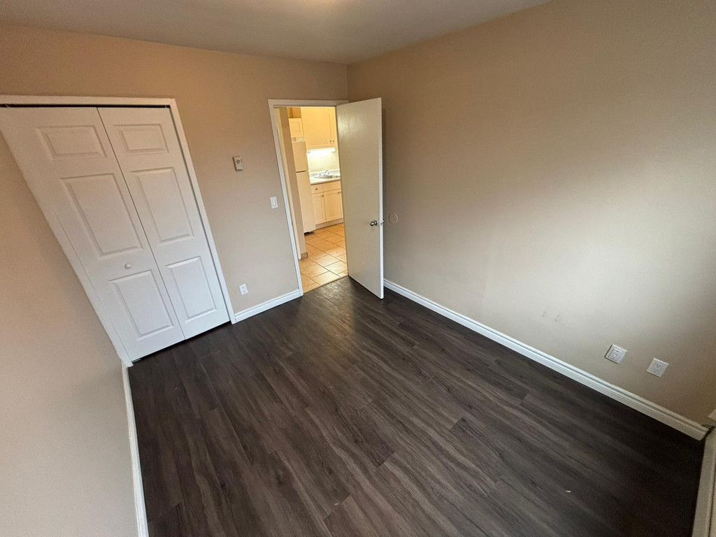 266 Christina St S - 2 bedroom