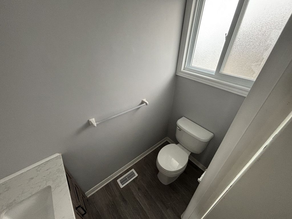 354 Collingwood St - 3 bedroom