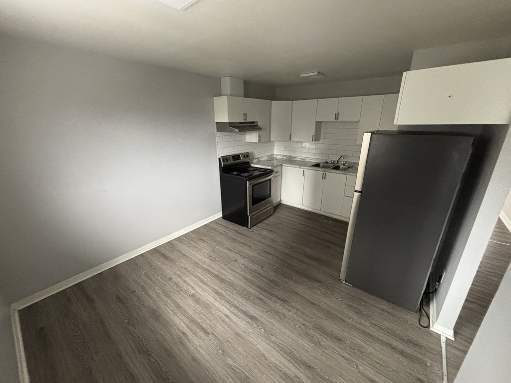 354 Collingwood St - 3 bedroom