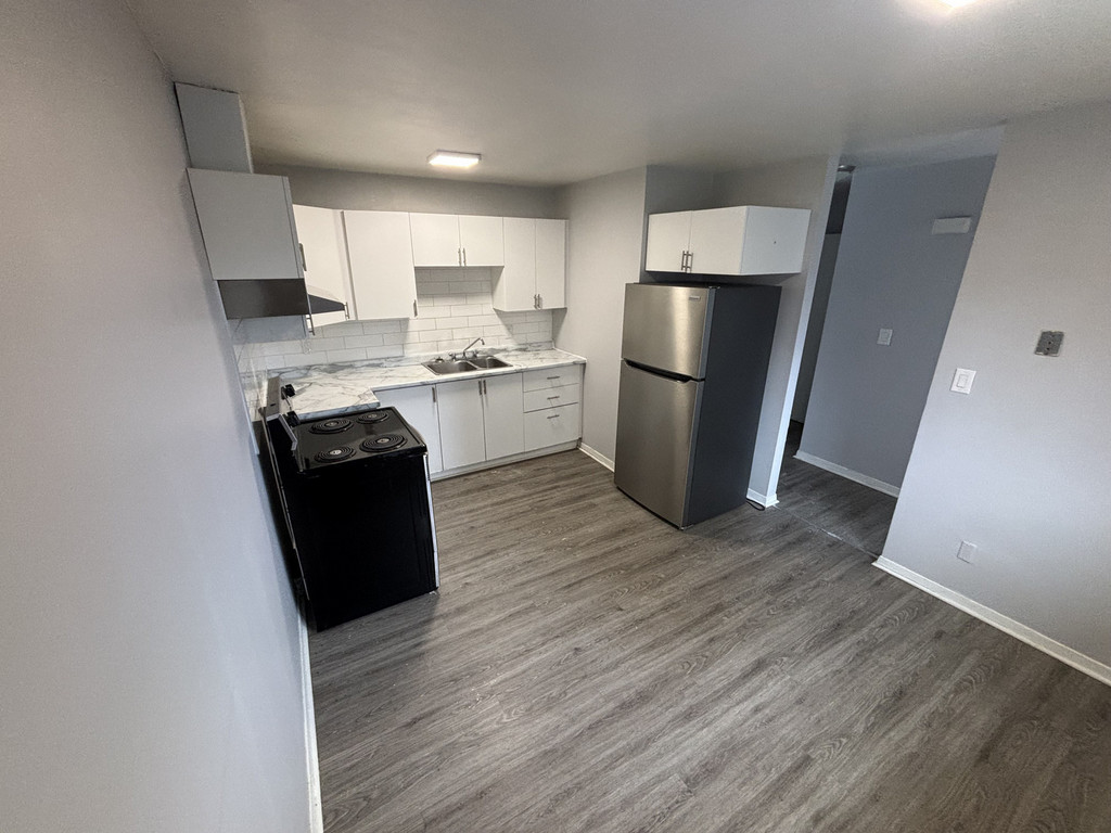 354 Collingwood St - 3 bedroom