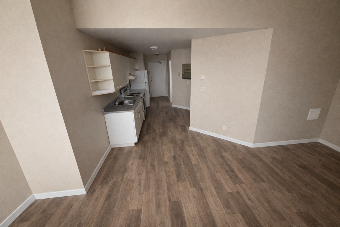 100 Christina St N - 1 bedroom