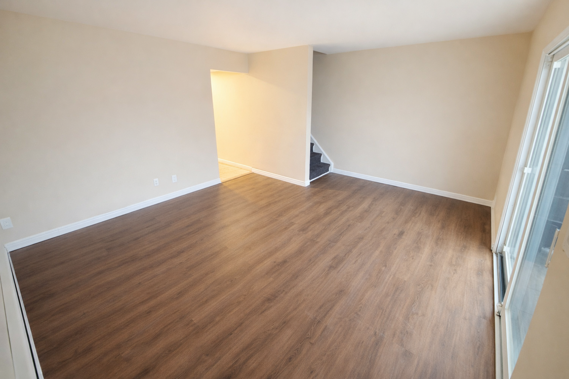 451 Lyndoch-3Bdrm Townhs