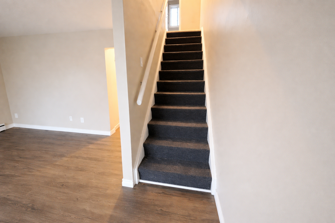 451 Lyndoch-3Bdrm Townhs