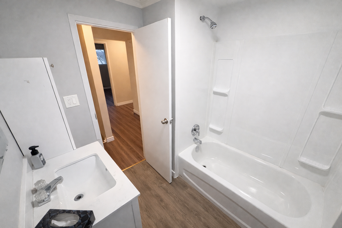 451 Lyndoch-3Bdrm Townhs