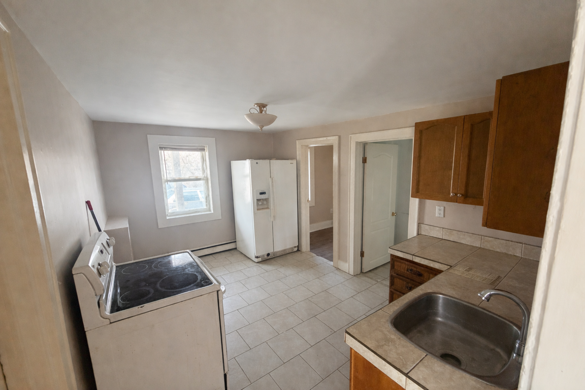 214 Confederation St