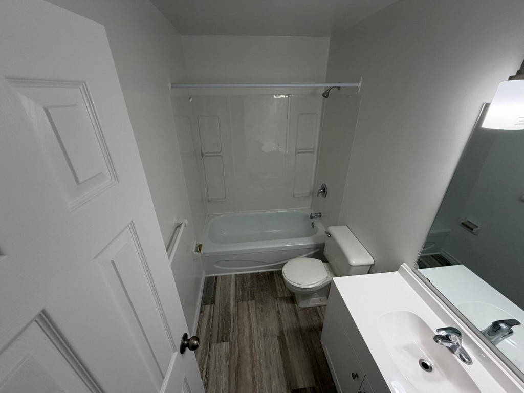 830 Wellington St - 1 bdrm