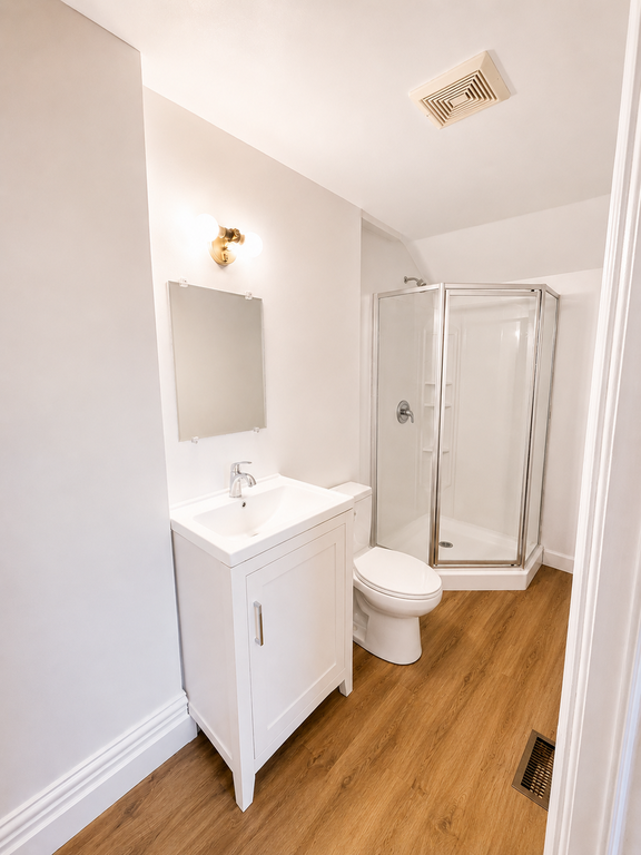 242 Christina St S - 1 bedroom