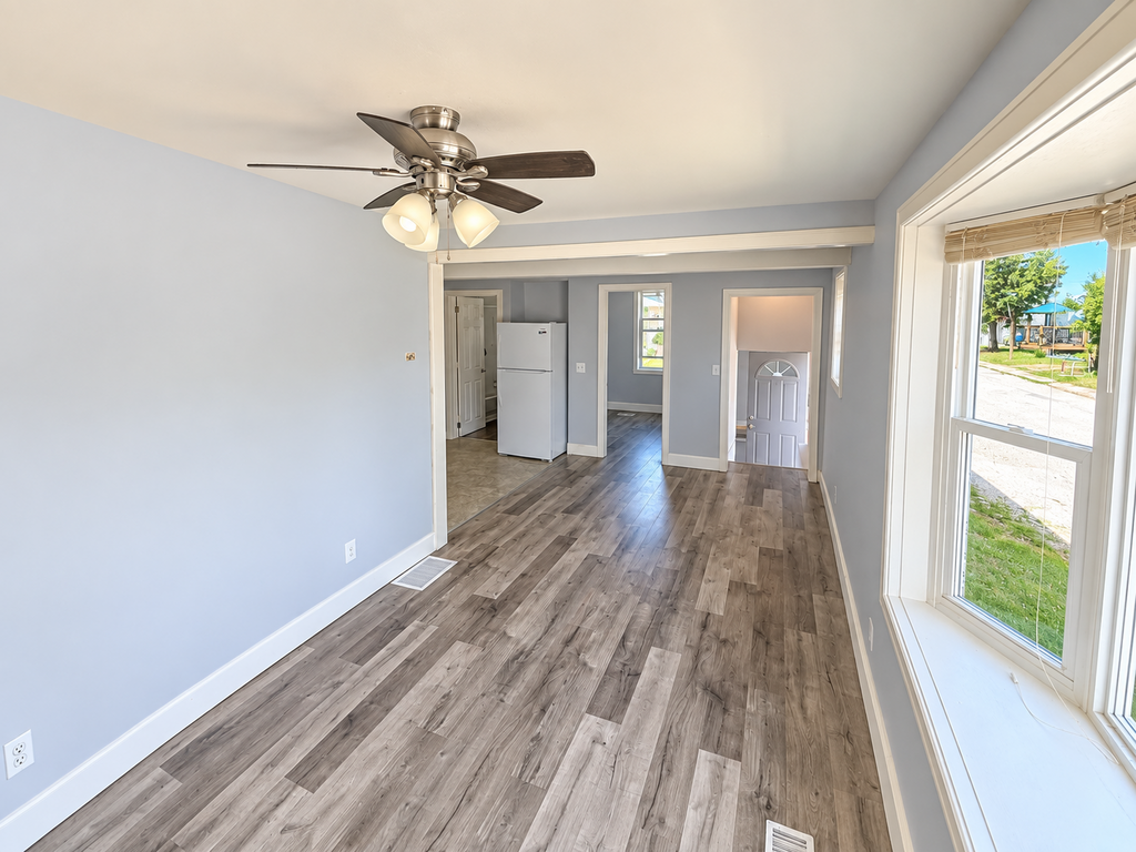 331-333 Mitton St N - 1 bedroom 