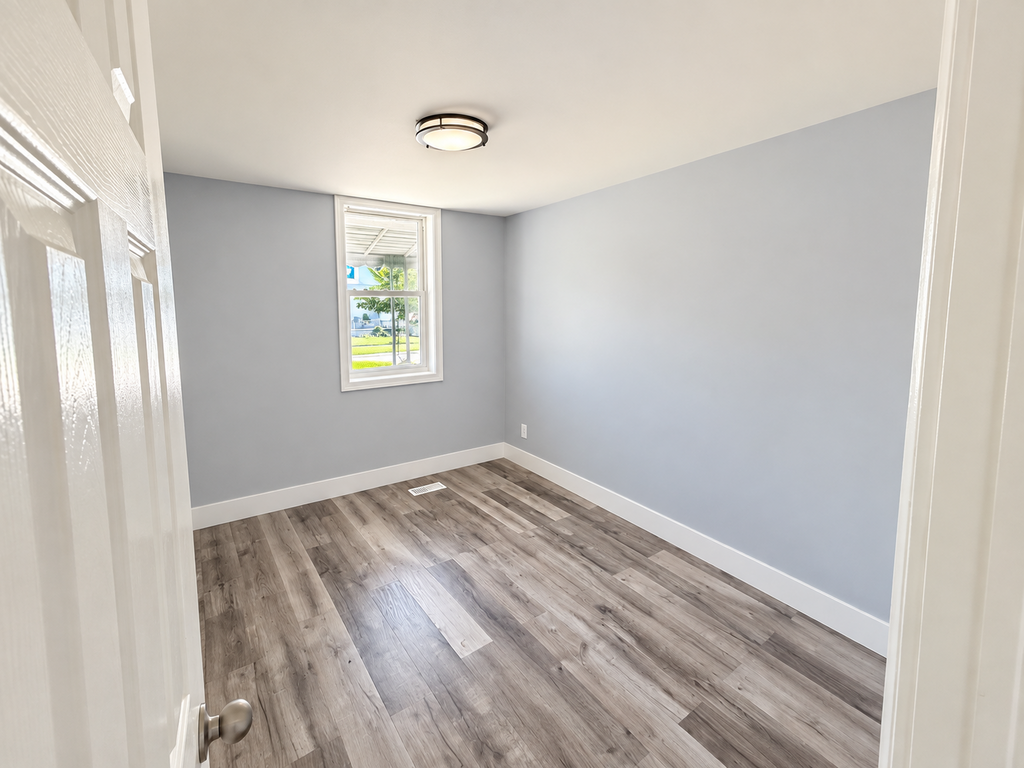 331-333 Mitton St N - 1 bedroom 