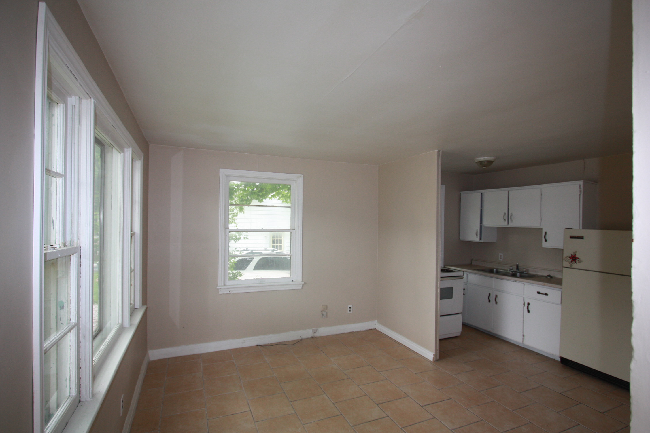539 Confederation St, Sarnia, ON N7T 2C1 — photo 2