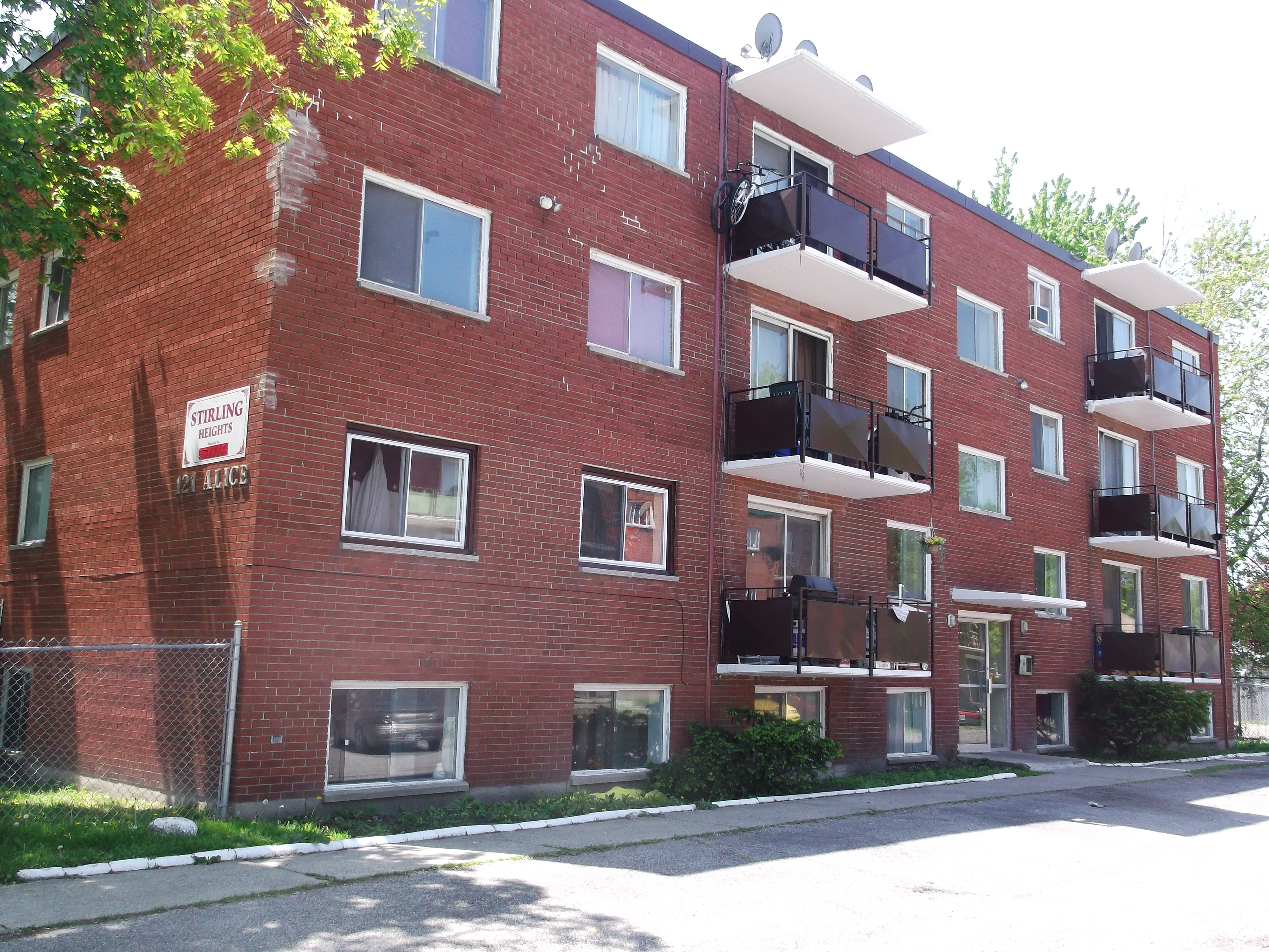 121 Alice Street, Sarnia, ON N7T 3V2 — photo 1