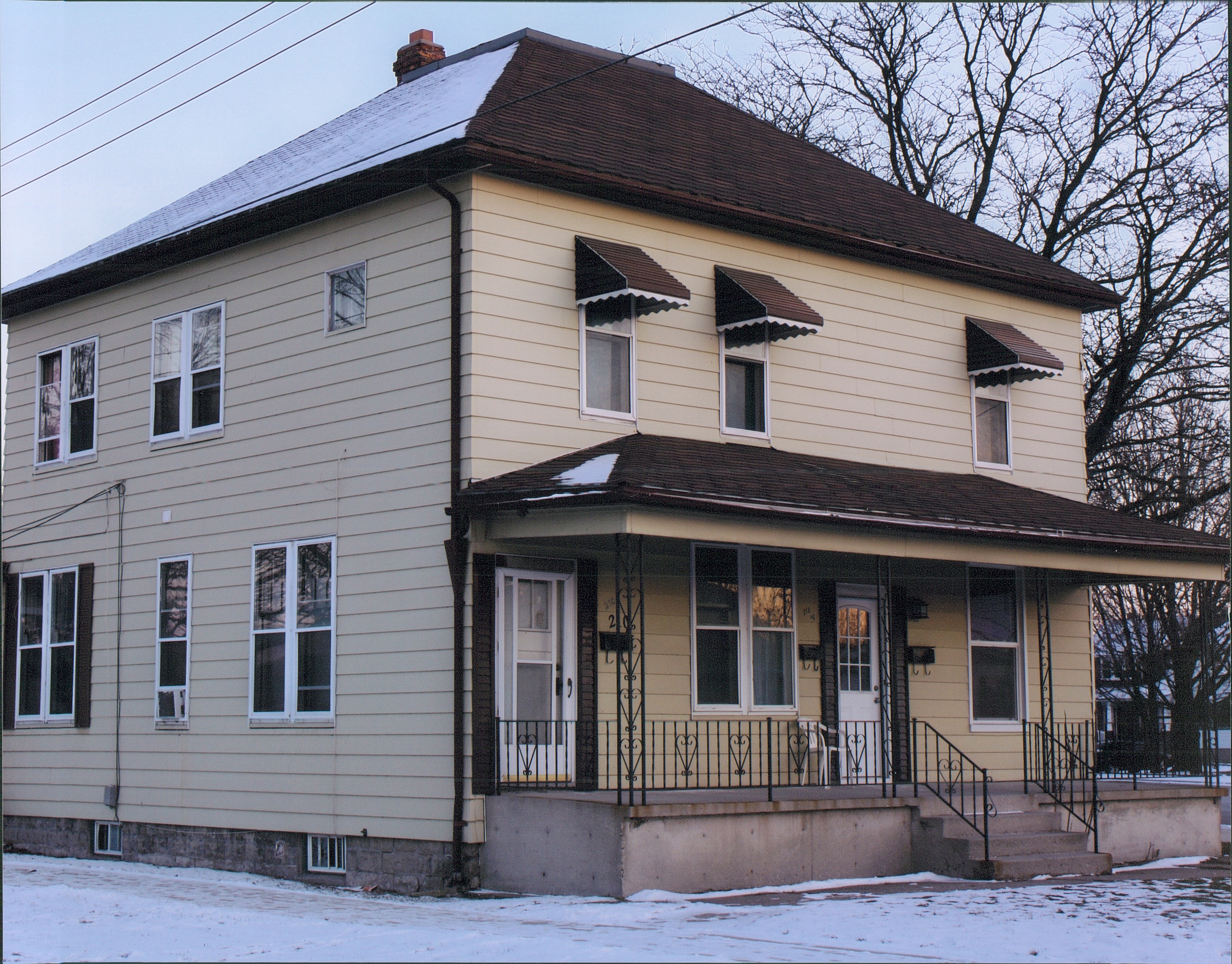 210 Ontario St, Sarnia, ON N7T 1L4 — photo 1