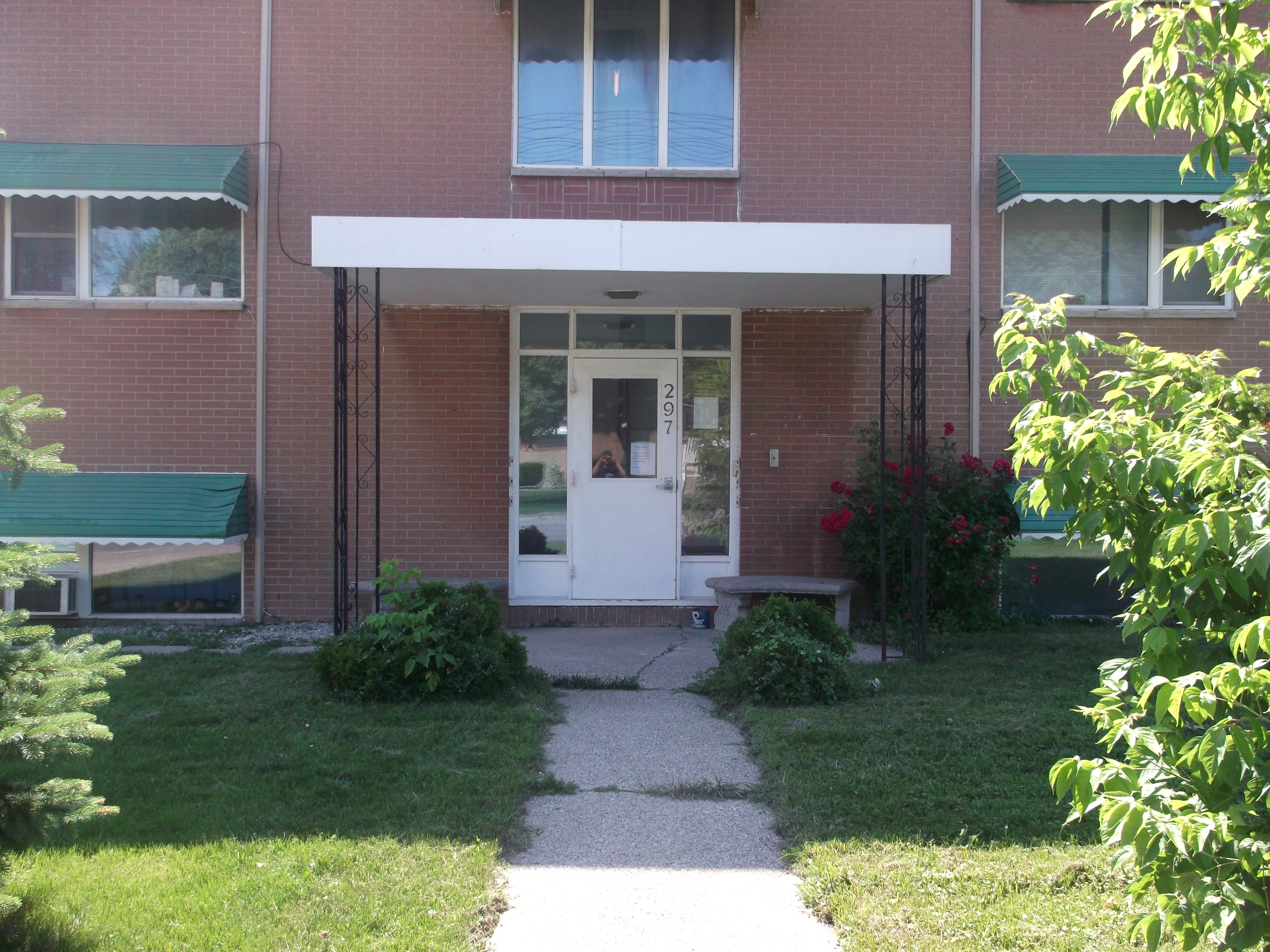 297 Indian Rd S, Sarnia, ON N7T 3W6 — photo 1