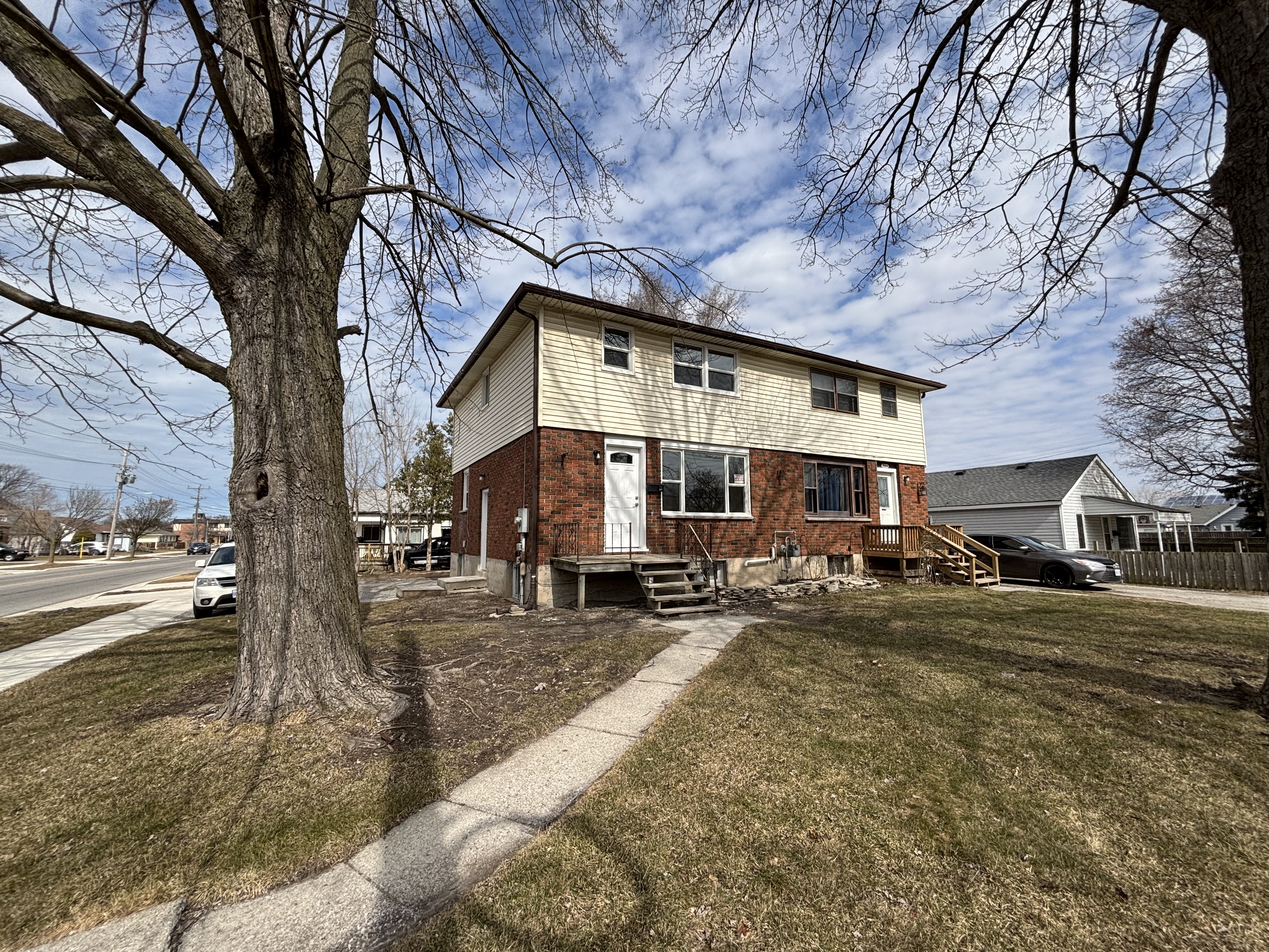 702 Confederation Street, Sarnia, ON N7T 2C9 — photo 1