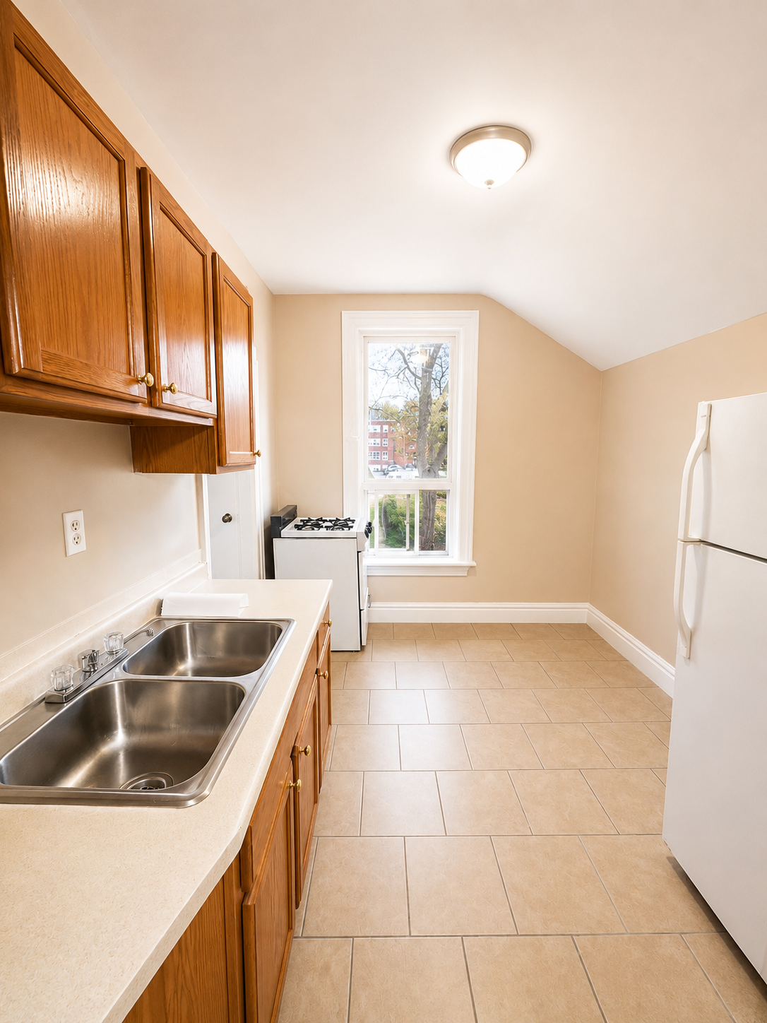 242 Christina St S, Sarnia, ON N7T 2N3 — photo 3