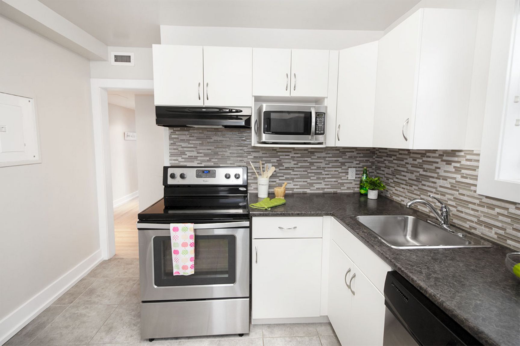 306 Goulet Street - Photo 2