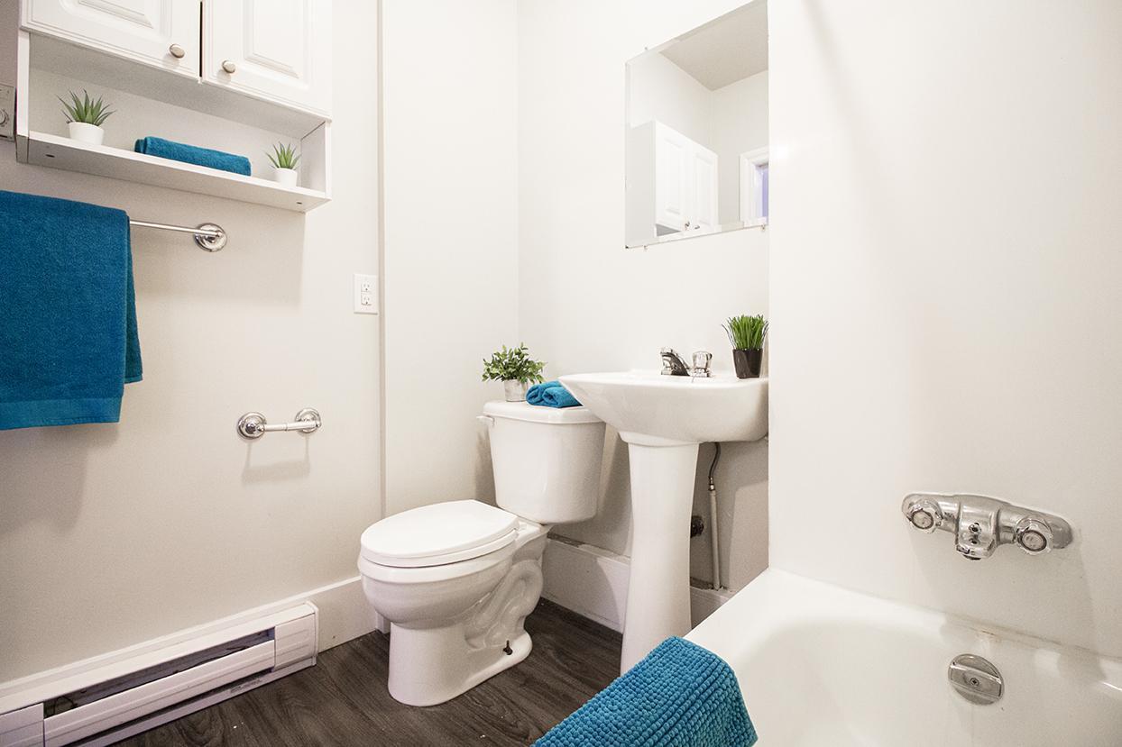 University Manor I & II - Photo 17