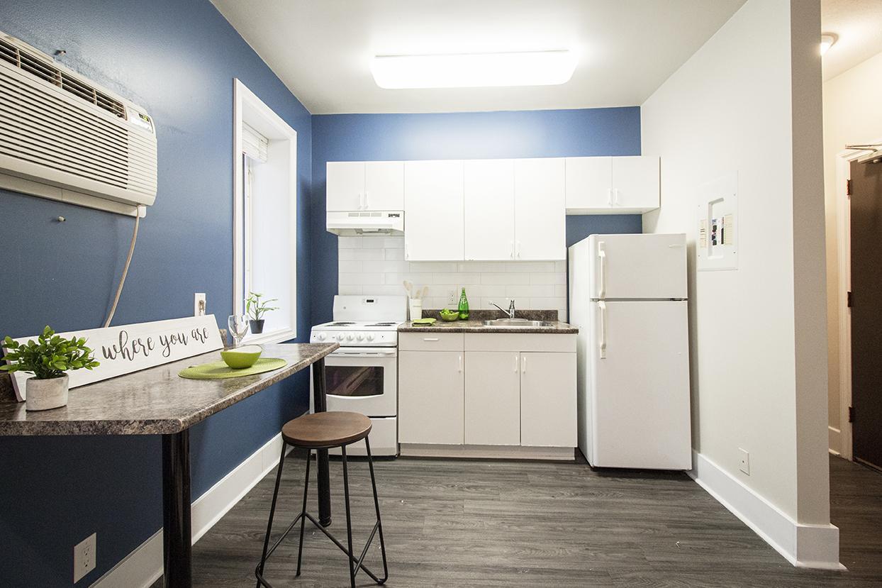 University Manor I & II - Photo 11