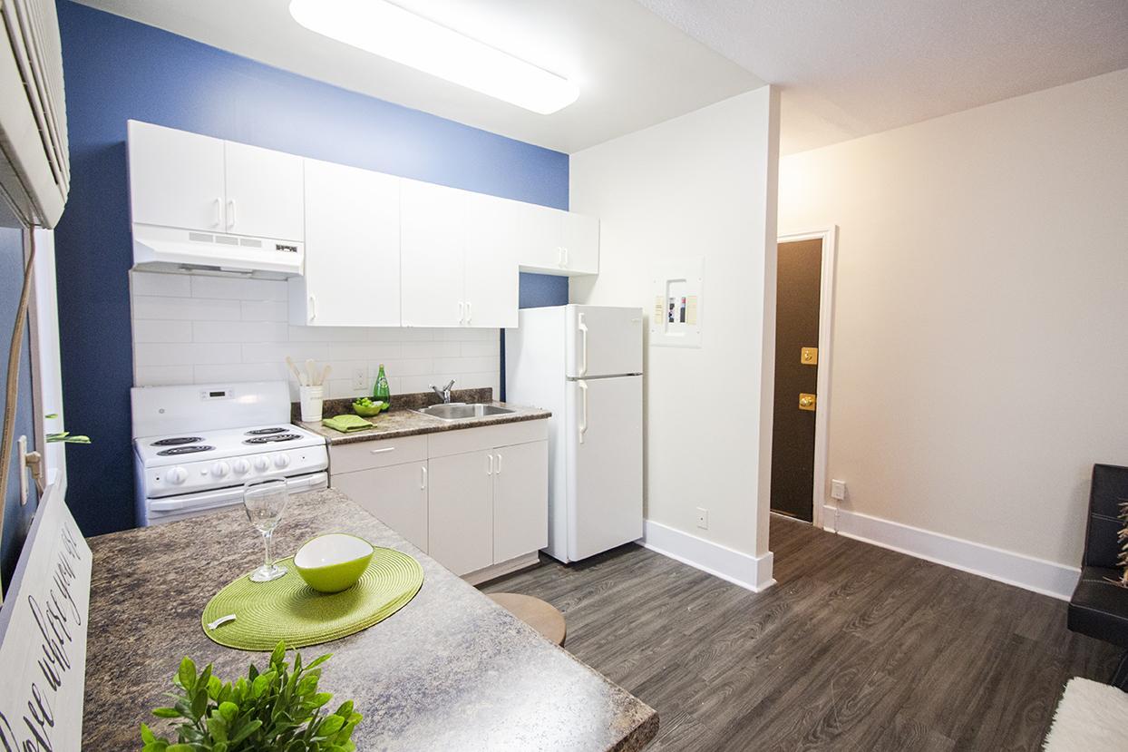 University Manor I & II - Photo 9