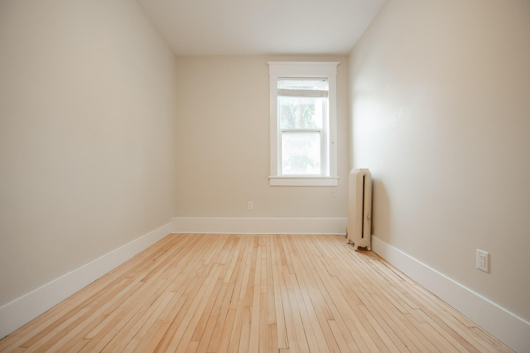 641/645 Westminster Avenue - Photo 9