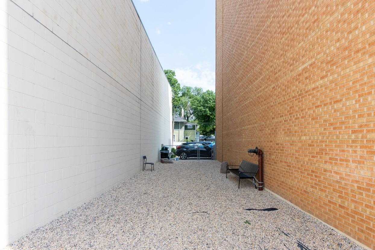 2075 Portage Avenue - Photo 24
