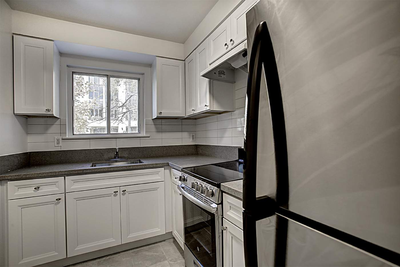 200 Lakeshore Rd. W. - Photo 12