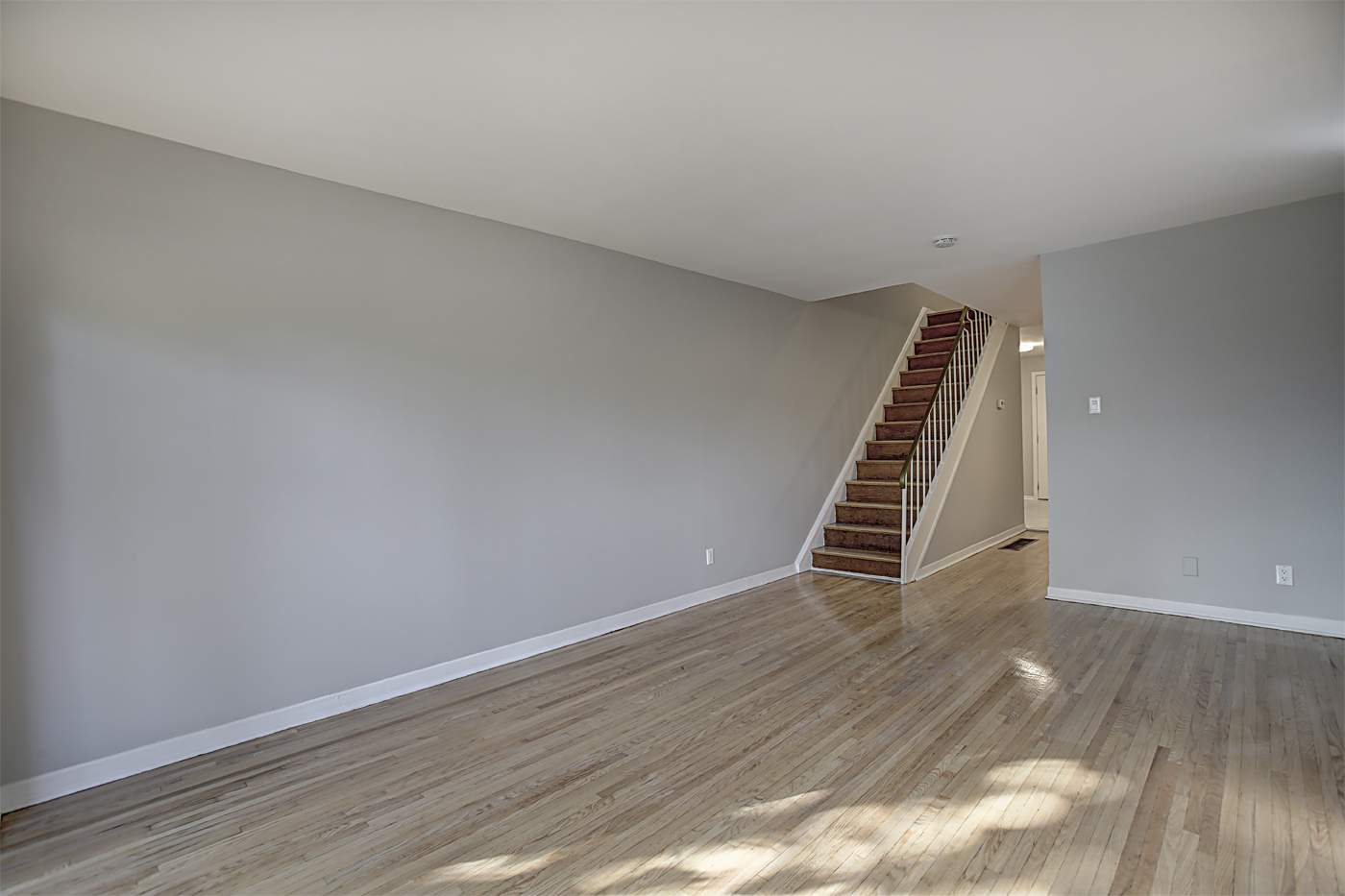 200 Lakeshore Rd. W. - Photo 20