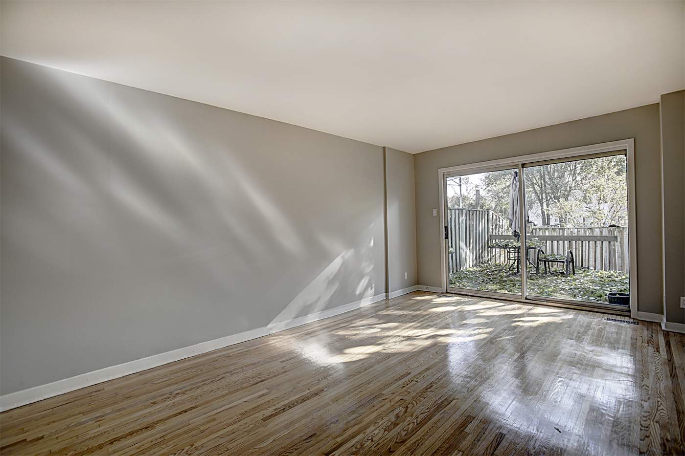 200 Lakeshore Rd. W. - Photo 18