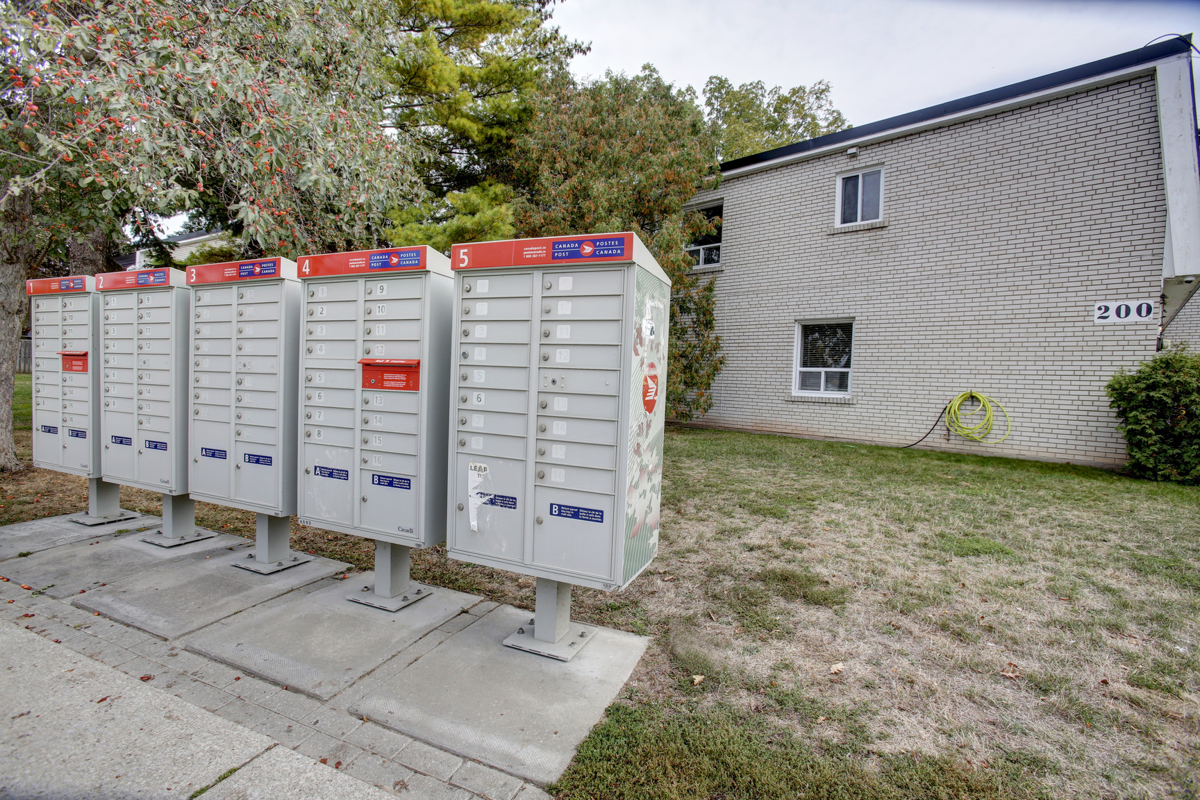 200 Lakeshore Rd. W. - Photo 4
