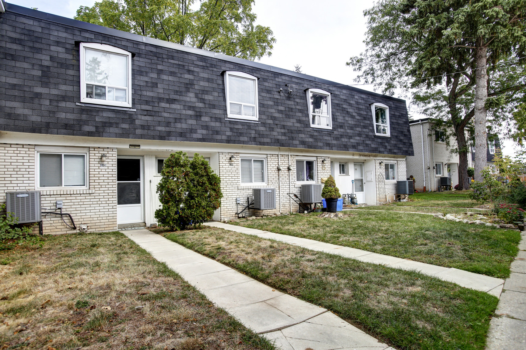 200 Lakeshore Rd. W. - Photo 8