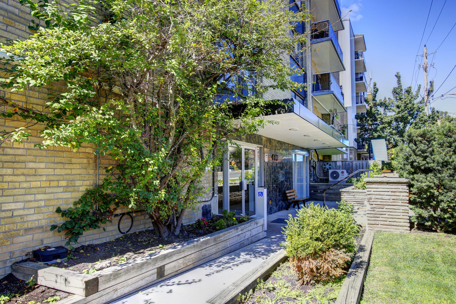 440 Winona Drive - Photo 4