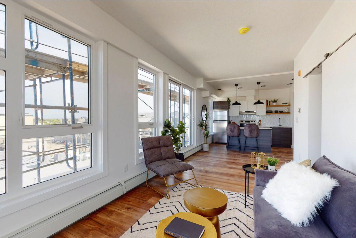 @81 on Whyte Residential - Photo 2