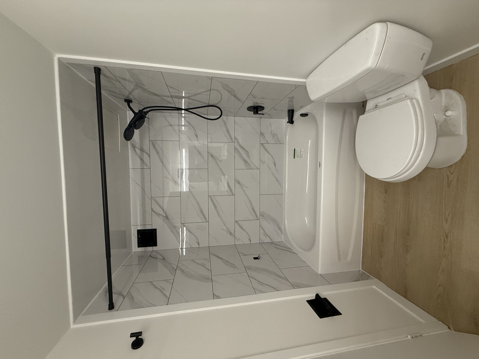 Claridge House - Photo 8