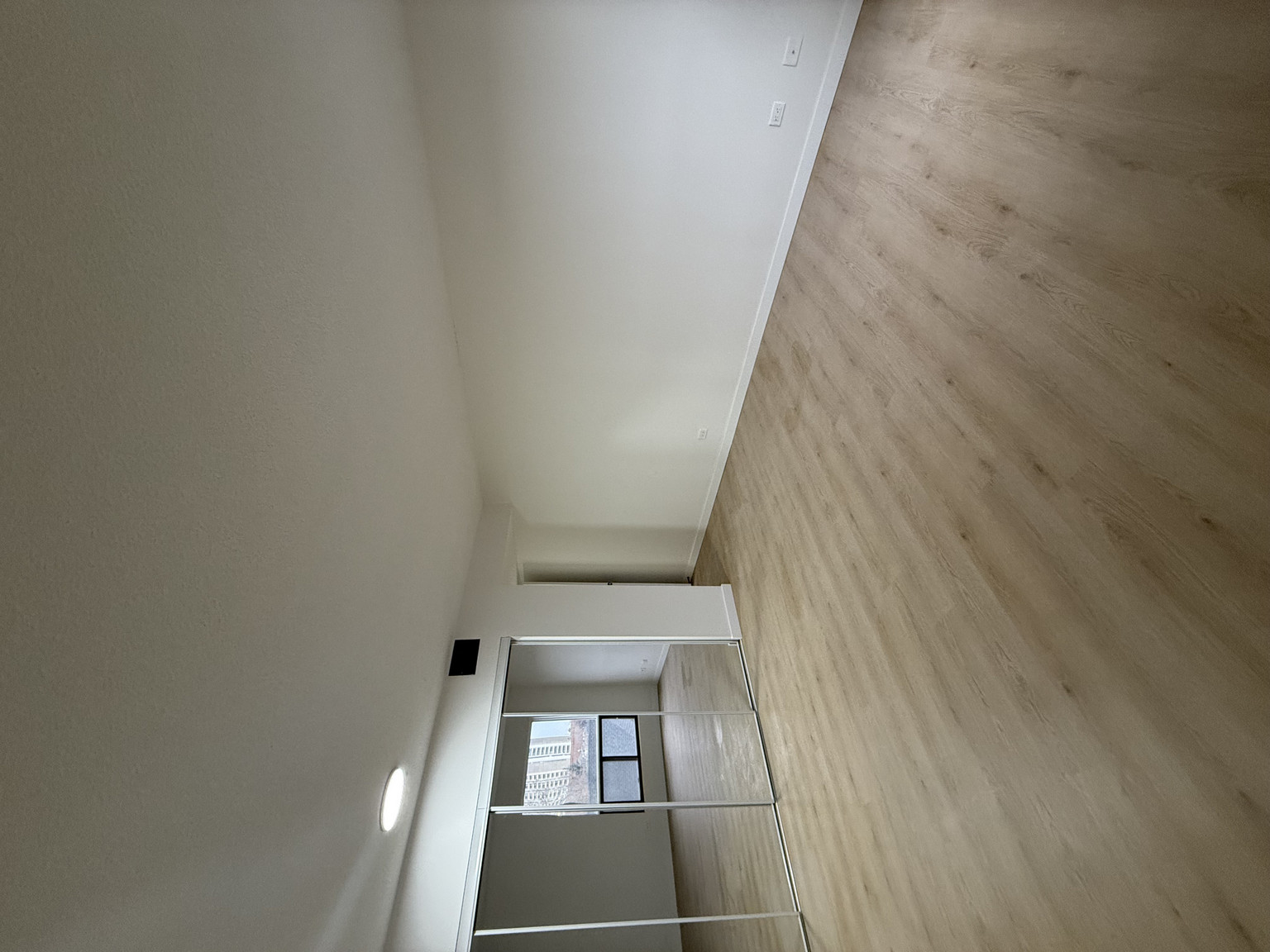 Claridge House - Photo 10