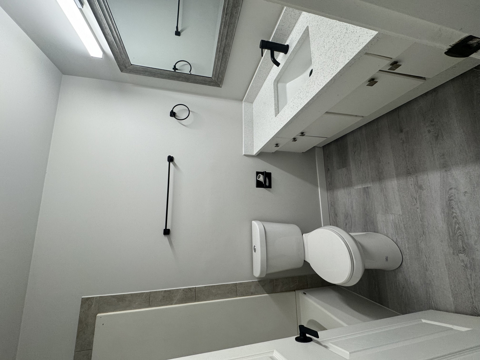 Southview Manor - Photo 19