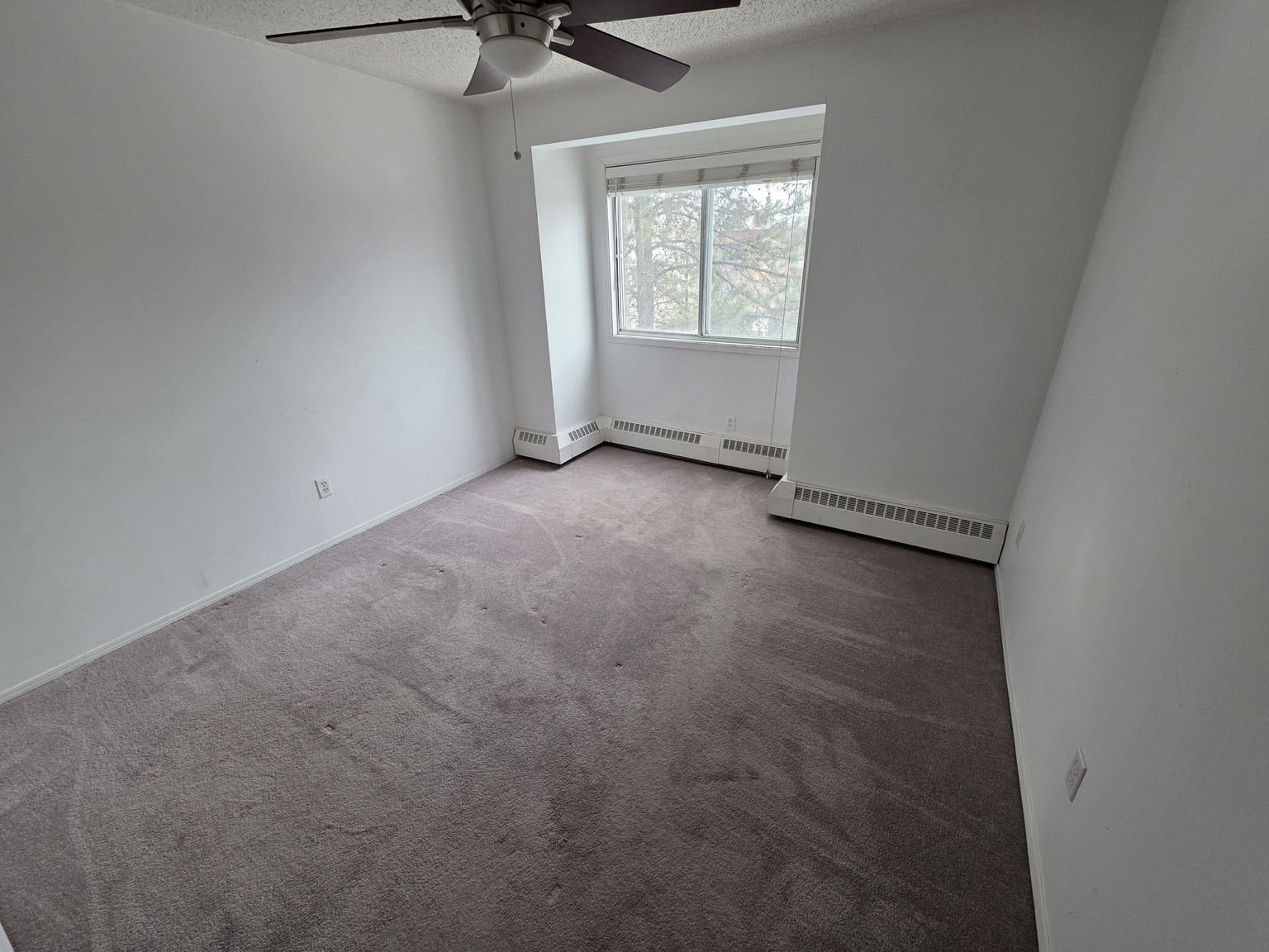 Colonial House - Photo 13