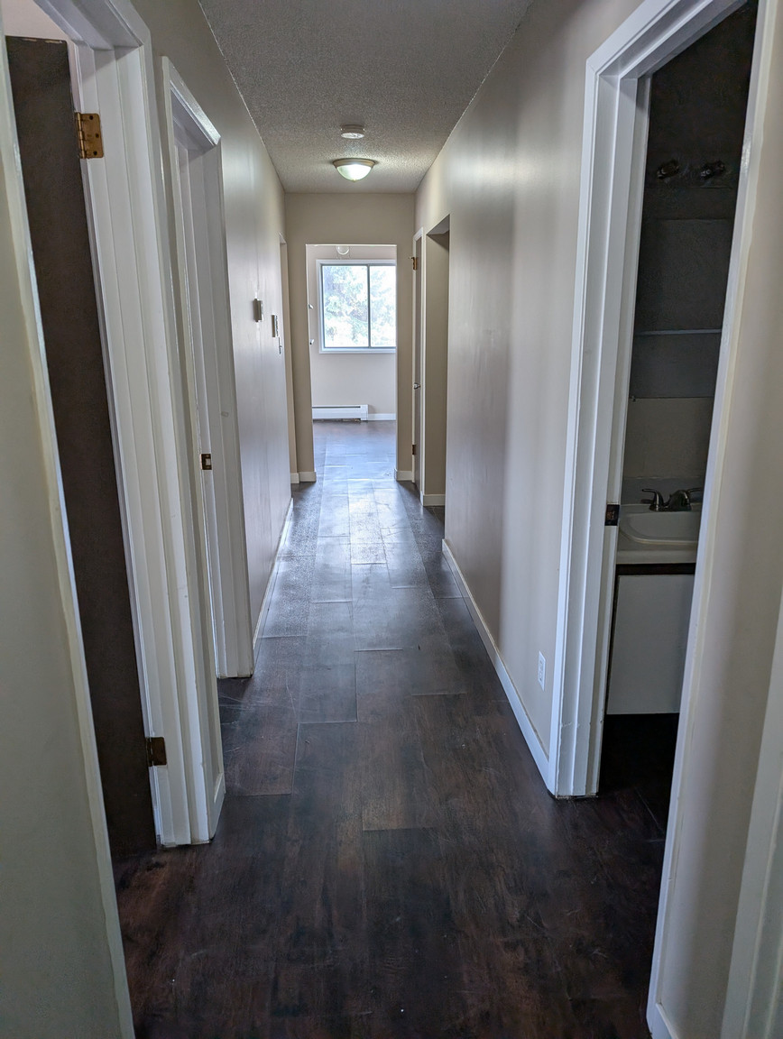 Viking Apartments - Photo 5
