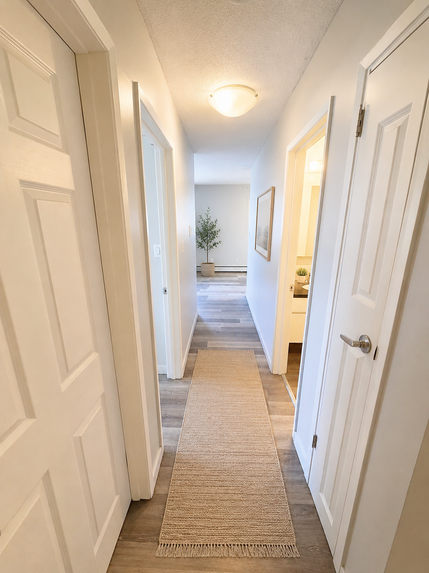 Strathcona Manor - Photo 6