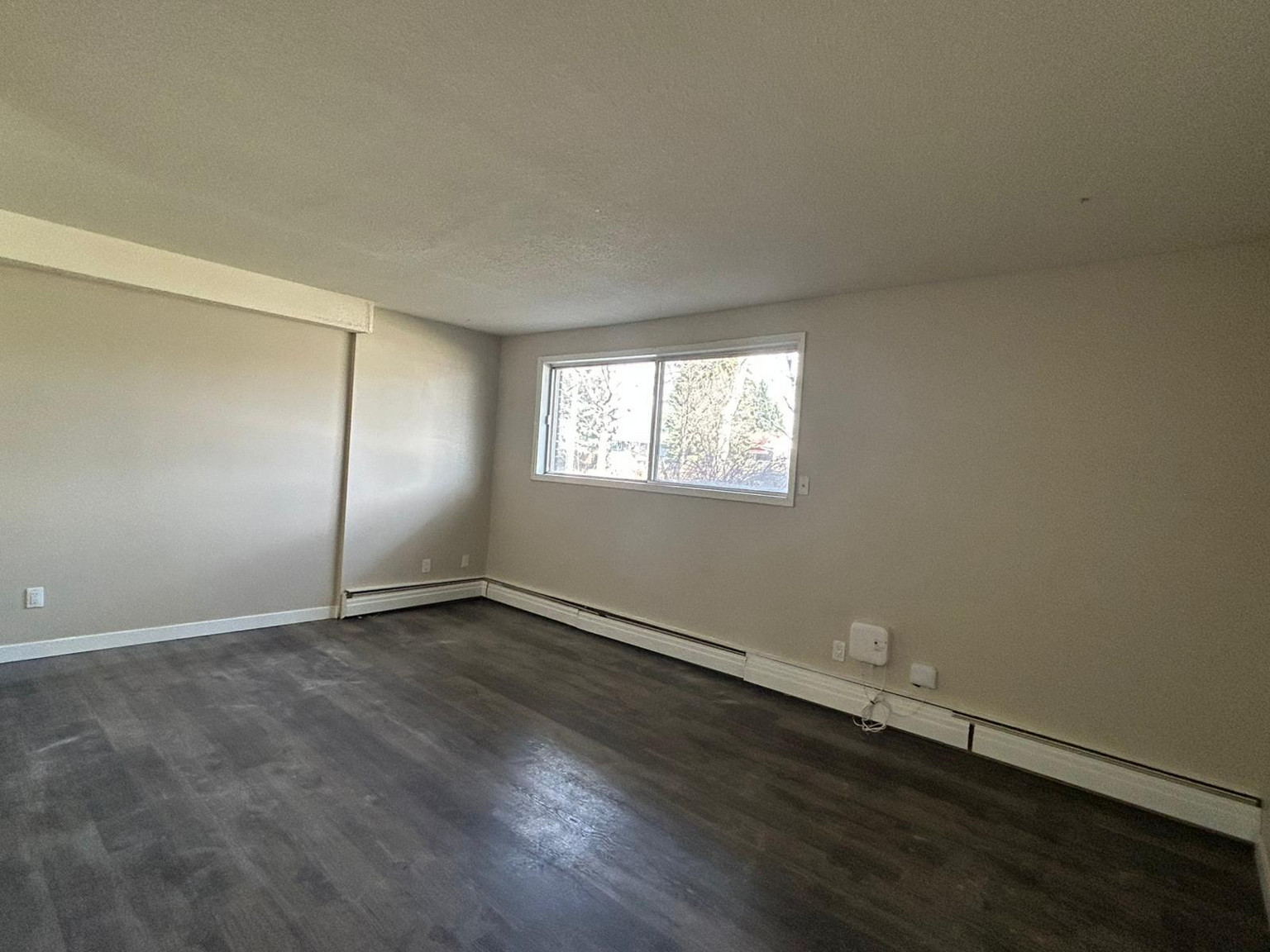 Grant Manor - Photo 3