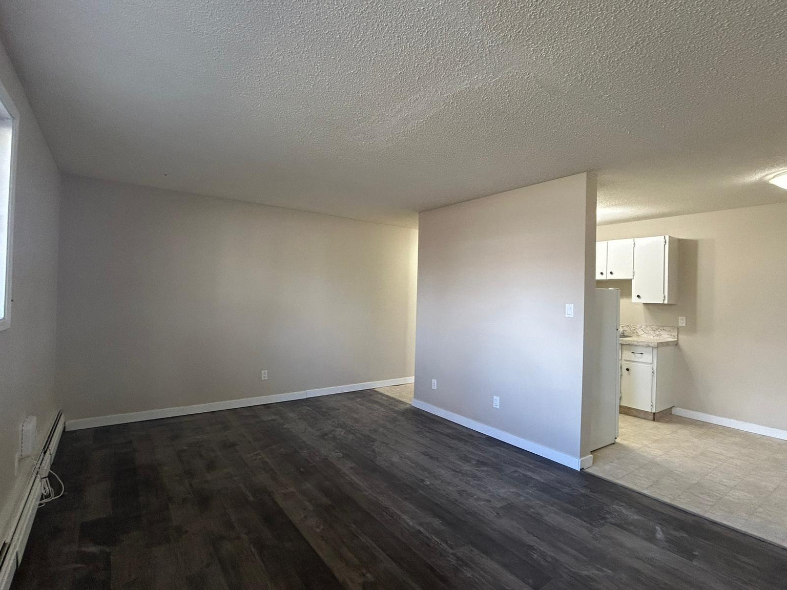 Grant Manor - Photo 4