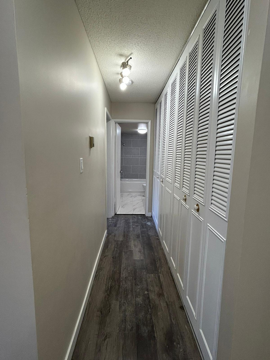 Grant Manor - Photo 8