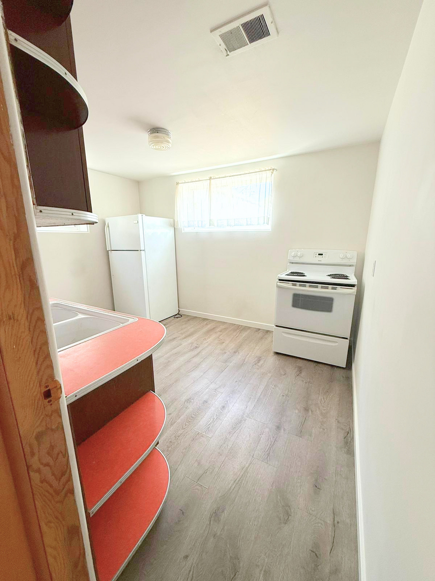 Forest Heights (Basement) - Photo 11
