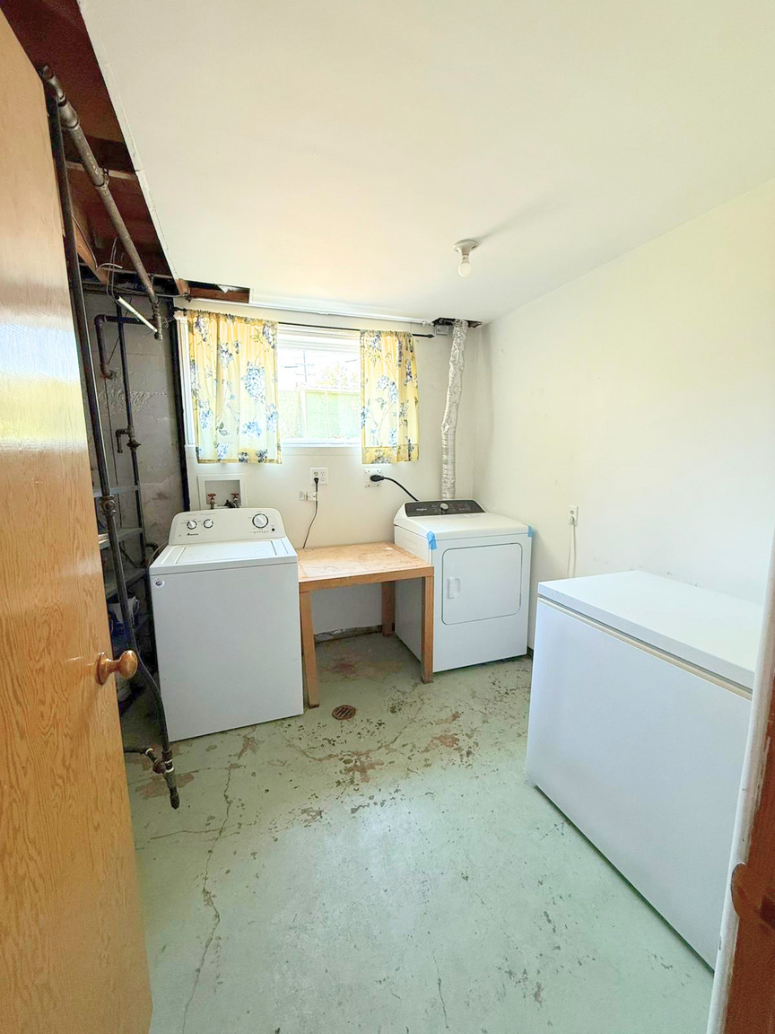 Forest Heights (Basement) - Photo 9