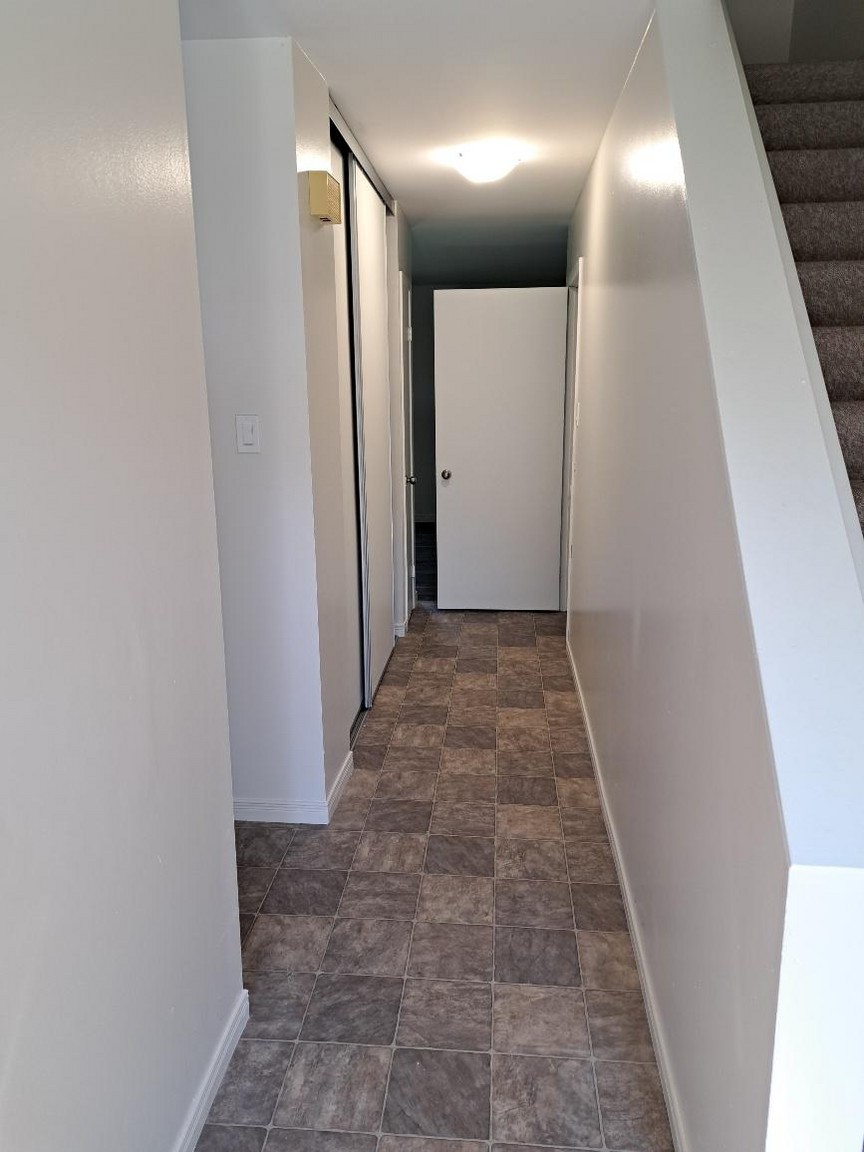 305 Briarhill  - Photo 5