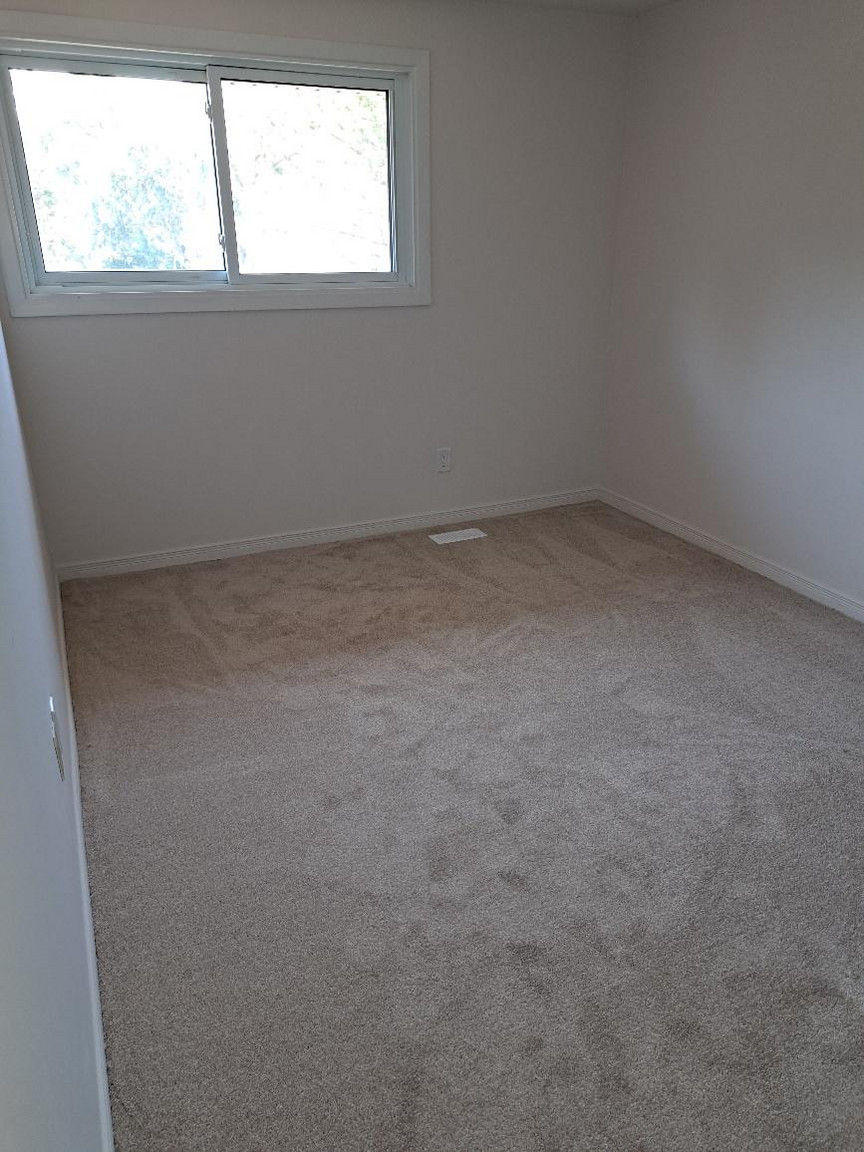 305 Briarhill  - Photo 6