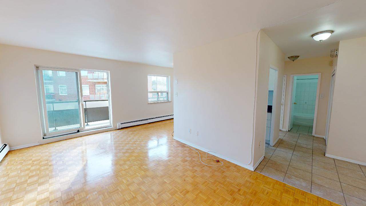 506 Danforth Apartments - Photo 25