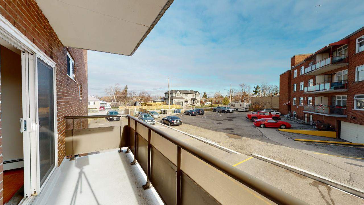 506 Danforth Apartments - Photo 27