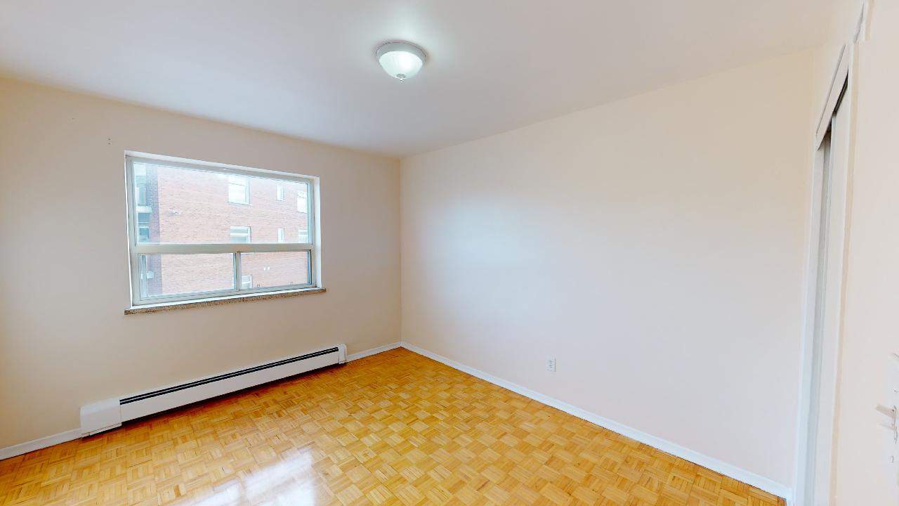 506 Danforth Apartments - Photo 31