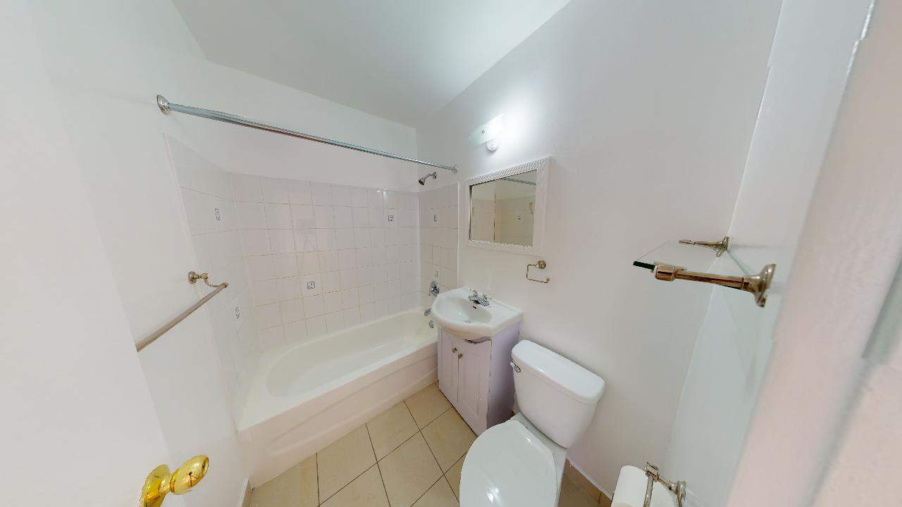 506 Danforth Apartments - Photo 41