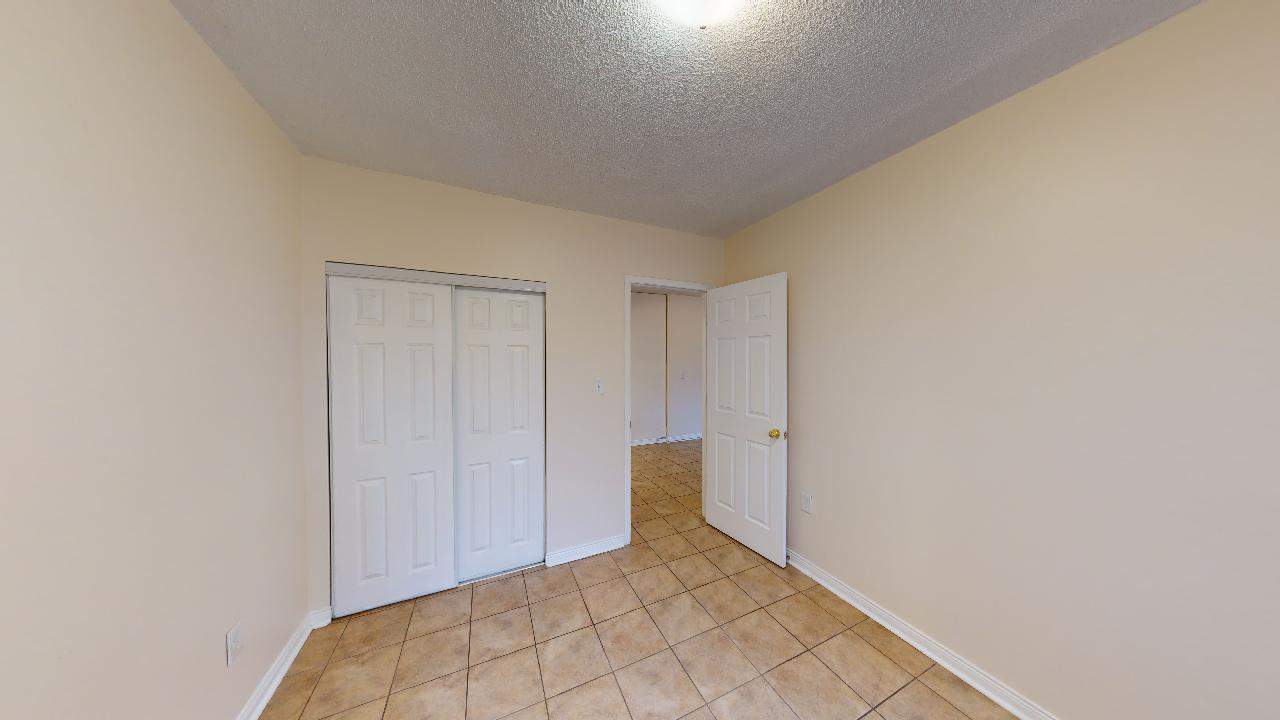 506 Danforth Apartments - Photo 17